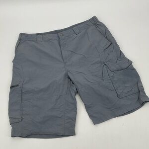 Columbia Men’s Gray‎ Outdoor Lightweight Cargo Shorts Size 38 12”/ Inseam D12